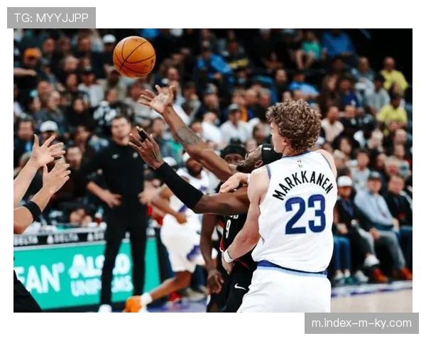 开拓者外线投射深度惊人 多人命中4记三分击溃爵士 开拓者外线投射深度惊人 多人命中4记三分击溃爵士